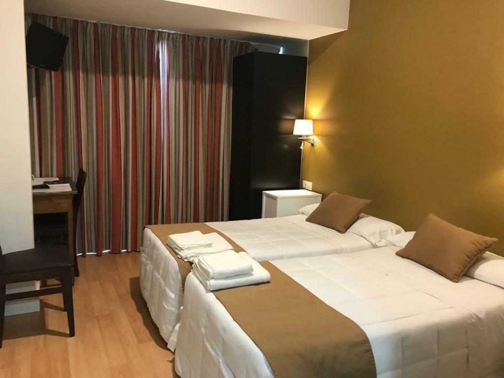 Hotel Moya Навальмораль-де-ла-Мата Экстерьер фото