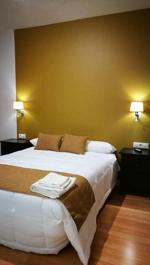 Hotel Moya Навальмораль-де-ла-Мата Экстерьер фото
