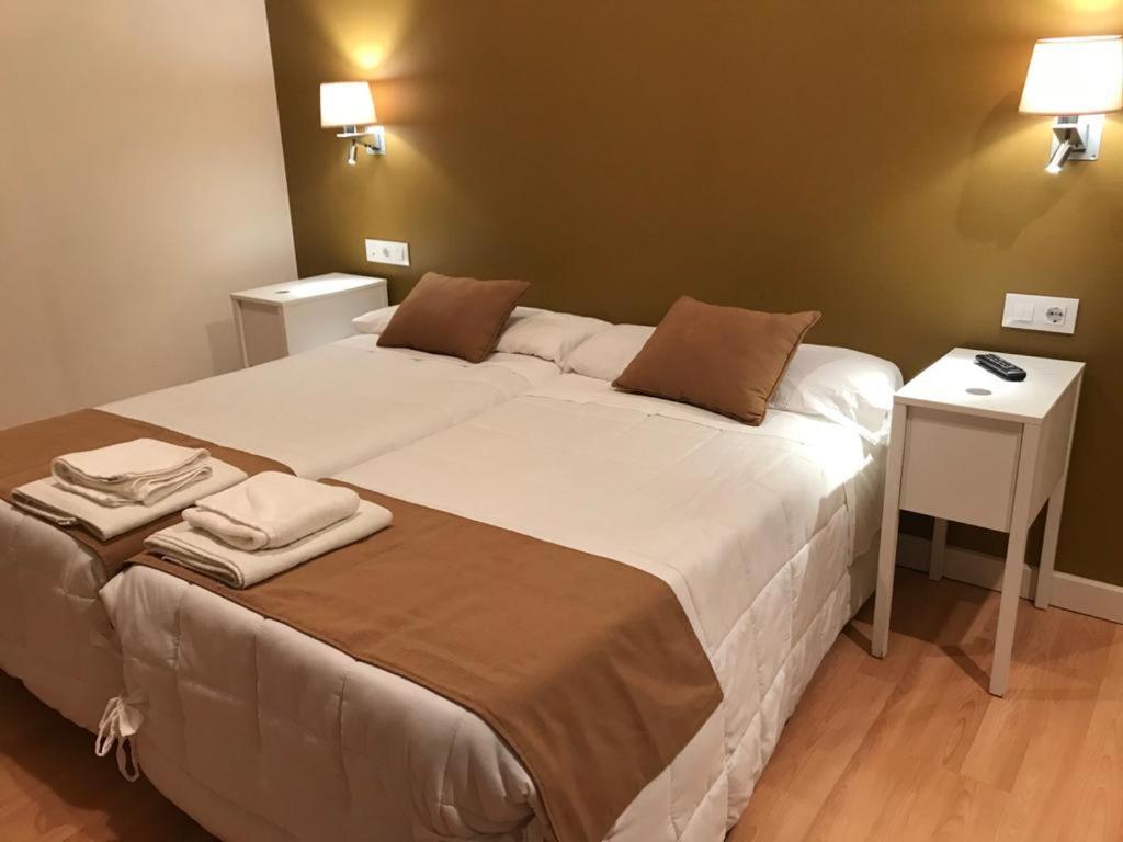 Hotel Moya Навальмораль-де-ла-Мата Экстерьер фото